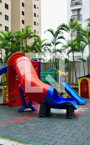 Apartamento à venda com 99m², 3 quartos e 2 vagas Apartamento à venda com 99m², 3 quartos e 2 vagasÁrea Comum - Playground