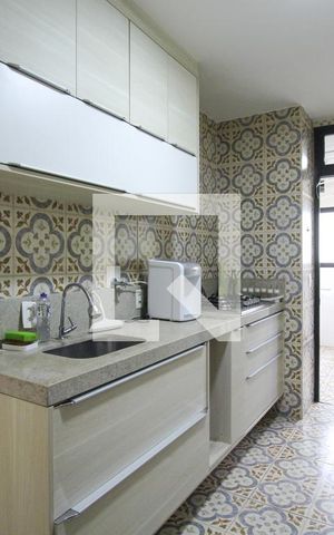 Apartamento à venda com 99m², 3 quartos e 2 vagas Apartamento à venda com 99m², 3 quartos e 2 vagasCozinha