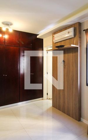 Apartamento à venda com 99m², 3 quartos e 2 vagas Apartamento à venda com 99m², 3 quartos e 2 vagasSuíte