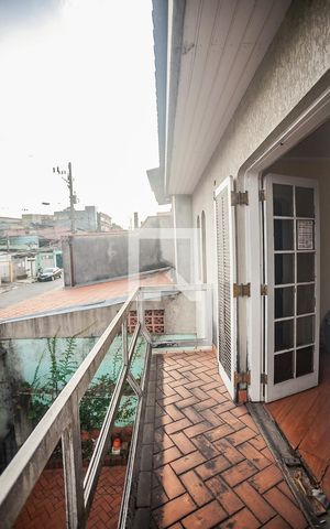 Casa à venda com 205m², 3 quartos e 6 vagas Casa à venda com 205m², 3 quartos e 6 vagasVaranda Suíte