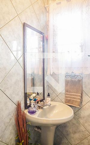 Casa à venda com 205m², 3 quartos e 6 vagas Casa à venda com 205m², 3 quartos e 6 vagasLavabo