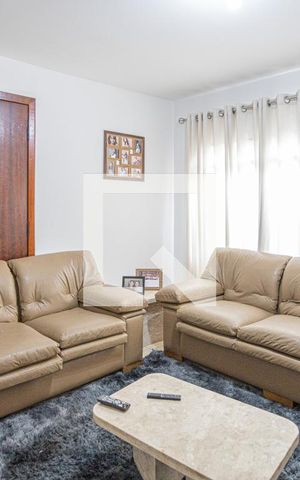 Casa para alugar com 200m², 4 quartos e 5 vagasSala