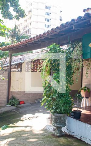 Casa à venda com 155m², 4 quartos e 2 vagas Casa à venda com 155m², 4 quartos e 2 vagasfrente