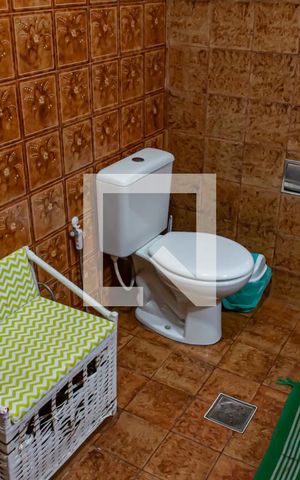 Casa à venda com 155m², 4 quartos e 2 vagas Casa à venda com 155m², 4 quartos e 2 vagasBanheiro