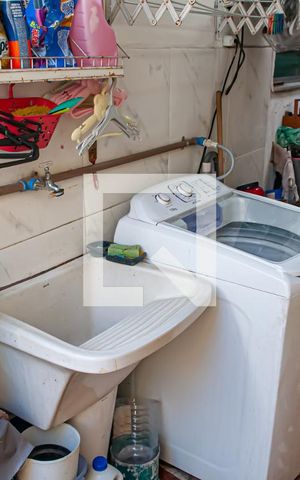 Casa à venda com 155m², 4 quartos e 2 vagas Casa à venda com 155m², 4 quartos e 2 vagasArea de serviço
