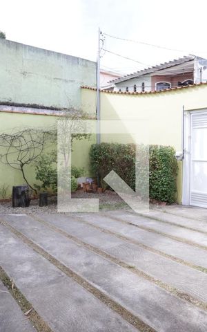 Casa à venda com 200m², 3 quartos e 2 vagasGaragem