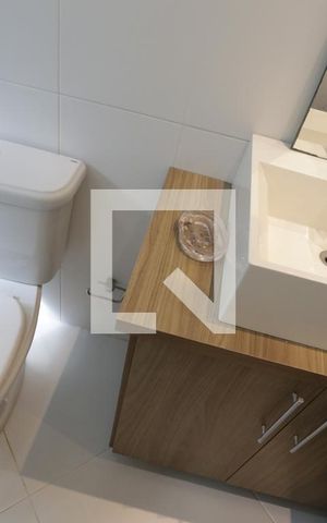 Casa à venda com 200m², 3 quartos e 2 vagasBanheiro da Suíte