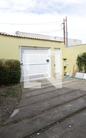 Casa à venda com 200m², 3 quartos e 2 vagasGaragem
