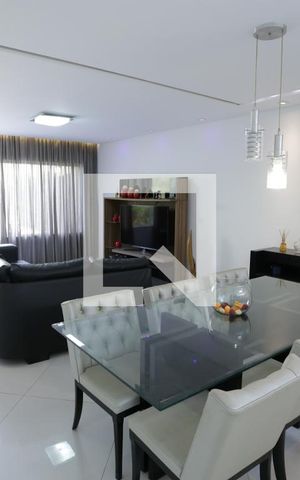 Casa à venda com 200m², 3 quartos e 2 vagasSala