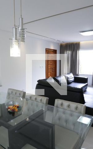 Casa à venda com 200m², 3 quartos e 2 vagasSala