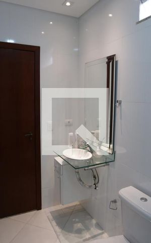 Casa à venda com 200m², 3 quartos e 2 vagasBanheiro