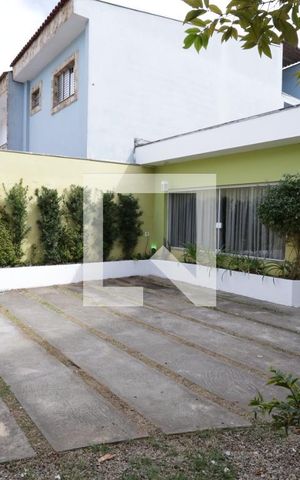 Casa à venda com 200m², 3 quartos e 2 vagasGaragem
