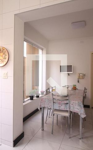 Casa para alugar com 200m², 3 quartos e 2 vagasCozinha