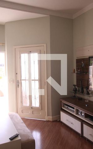 Casa para alugar com 200m², 3 quartos e 2 vagasSala