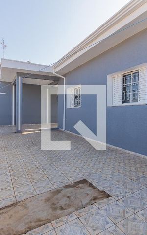 Casa à venda com 250m², 4 quartos e 3 vagas Casa à venda com 250m², 4 quartos e 3 vagasGaragem