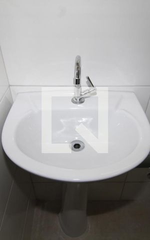 Apartamento para alugar com 55m², 2 quartos e sem vagaBanheiro