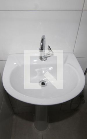 Apartamento para alugar com 55m², 2 quartos e sem vagaBanheiro