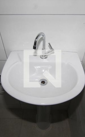Apartamento para alugar com 55m², 2 quartos e sem vagaBanheiro