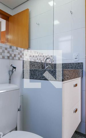 Apartamento à venda com 77m², 3 quartos e 2 vagas Apartamento à venda com 77m², 3 quartos e 2 vagasBanheiro 1