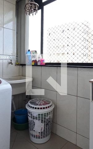 Apartamento para alugar com 65m², 2 quartos e 1 vagaCozinha e Área de Serviço