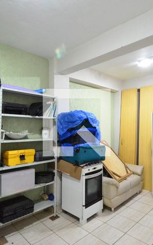 Casa à venda com 253m², 3 quartos e 4 vagasQuarto de Serviço