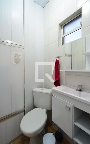 Casa à venda com 253m², 3 quartos e 4 vagasLavabo do Quarto