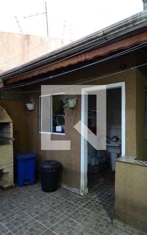 Casa à venda com 253m², 3 quartos e 4 vagasQuintal