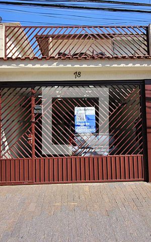 Casa à venda com 150m², 3 quartos e 2 vagasFachada