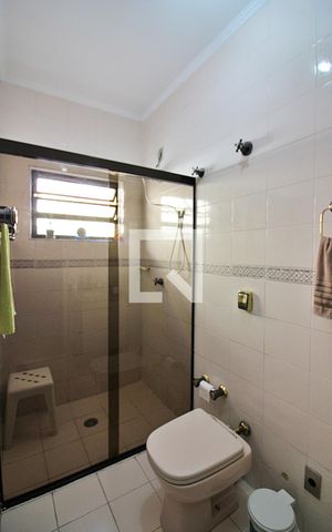 Casa à venda com 150m², 3 quartos e 2 vagasBanheiro do Quarto 1 - Suíte