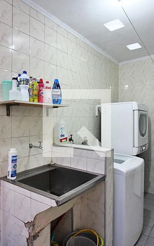 Casa à venda com 150m², 3 quartos e 2 vagasLavanderia