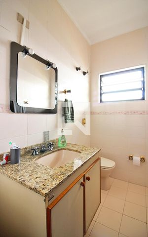 Casa à venda com 150m², 3 quartos e 2 vagasBanheiro Social