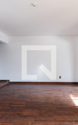 Casa à venda com 417m², 3 quartos e 3 vagasSala