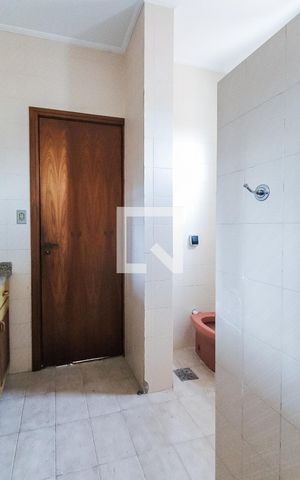 Casa à venda com 417m², 3 quartos e 3 vagasBanheiro da suíte 3