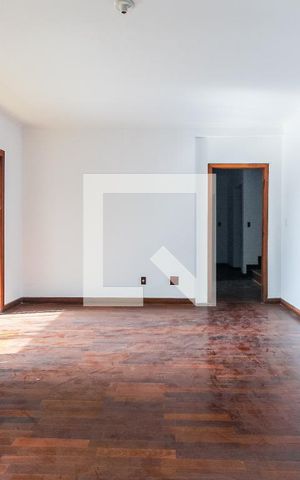 Casa à venda com 417m², 3 quartos e 3 vagasSala
