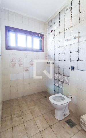 Casa à venda com 417m², 3 quartos e 3 vagasBanheiro da suíte 2
