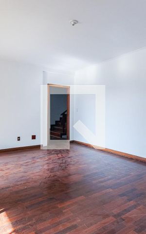 Casa à venda com 417m², 3 quartos e 3 vagasSala
