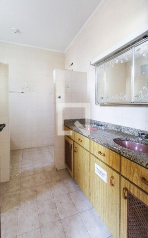Casa à venda com 417m², 3 quartos e 3 vagasBanheiro da suíte 3