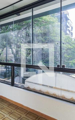 Casa à venda com 417m², 3 quartos e 3 vagasSacada da sala
