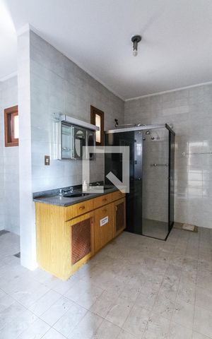 Casa à venda com 417m², 3 quartos e 3 vagasBanheiro da suíte 1