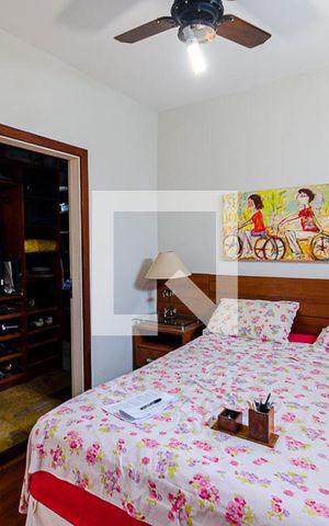 Casa de condomínio à venda com 260m², 3 quartos e 4 vagas Casa de condomínio à venda com 260m², 3 quartos e 4 vagasSuite