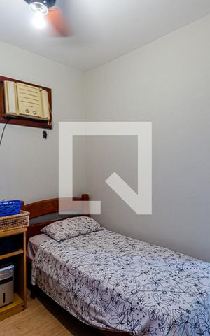 Casa de condomínio à venda com 260m², 3 quartos e 4 vagas Casa de condomínio à venda com 260m², 3 quartos e 4 vagasQuarto 1