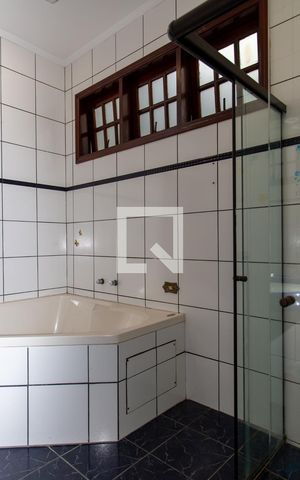 Casa à venda com 510m², 6 quartos e 5 vagas Banheira da Suite 1