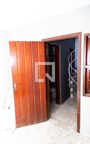 Casa à venda com 510m², 6 quartos e 5 vagasBanheiro de Serviço