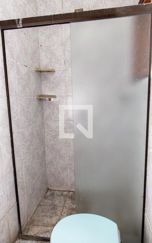 Casa à venda com 510m², 6 quartos e 5 vagasBanheiro de Serviço