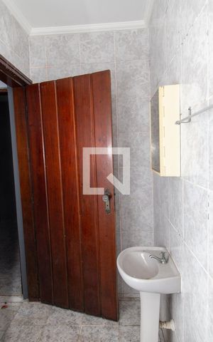 Casa à venda com 510m², 6 quartos e 5 vagasBanheiro de Serviço
