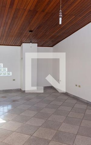 Casa à venda com 510m², 6 quartos e 5 vagasQuarto 4