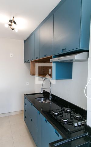 Apartamento à venda com 43m², 2 quartos e 1 vaga Apartamento à venda com 43m², 2 quartos e 1 vagaCozinha e Área de Serviço