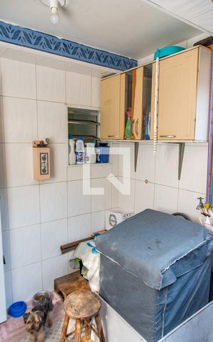 Casa à venda com 220m², 4 quartos e 2 vagas Casa à venda com 220m², 4 quartos e 2 vagasÁrea de serviço