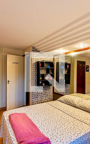 Casa à venda com 228m², 5 quartos e 4 vagas Casa à venda com 228m², 5 quartos e 4 vagasSuite