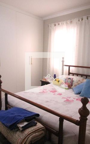 Casa de condomínio à venda com 220m², 3 quartos e 3 vagasQuarto